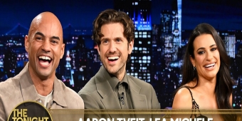 वीडियो: आरोन त्वेइट, लीया मिशेल और निकोलस क्रिस्टोफर CHESS के बारे में बातें करते हैं, THE TONIGHT SHOW में वोकल वार्मअप्स साझा करते हैं