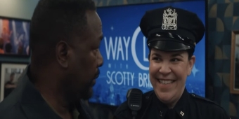 वीडियो: लिंडसे मेंडेज़ सीजन 3 की ELSBETH क्लिप में सोंडहाइम संदर्भ के साथ स्टार करेंगी