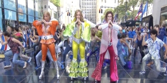 Videos: El elenco de MAMMA MIA! interpreta la canción principal y más en TODAY