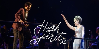 वीडियो: स्टीवन पास्क्वाल और कटरिना लेन्क ने 'आई नो योर हार्ट' गाया हाई स्पिरिट्स में