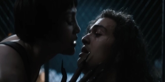 비디오: 제니퍼 로페즈, THE TONIGHT SHOW에서 뮤지컬 '키스 오브 더 스파이더 우먼'의 새로운 뮤지컬 클립 공개