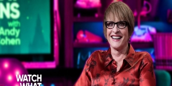 ビデオ: パティ・ルポーンが『マスカレード』『ウィキッド』などについて『ウォッチ・ホワット・ハプンズ・ライブ』でリアクション