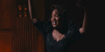 视频：Rachel Adedeji 在伦敦《悲惨世界》演唱《Our Lady of the Underground》