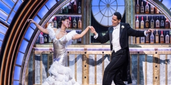 Эксклюзивное видео: Смотрите 'Cheek to Cheek' из 'Топ Хэт' Ирвина Берлина на GREAT PERFORMANCES