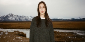 Video: Lizzy McAlpine Estrena El Esperado Video De 'Older'