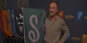 视频：汤姆·费尔顿首次观看《哈利·波特与被诅咒的孩子》剧院演出