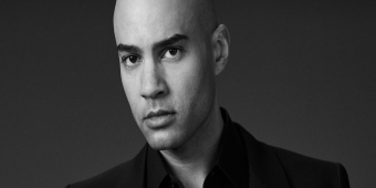 リッスン：ニコラス・クリストファーが『チェス』より「Where I Want to Be」を歌う