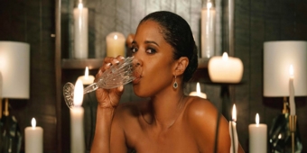 Βίντεο: Η Renée Elise Goldsberry κυκλοφορεί νέο μουσικό βίντεο για το 'Satisfied'
