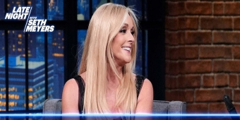 ビデオ: ジェーン・クラコウスキーが初めて「OH, MARY!」を見たときの思い出を語る