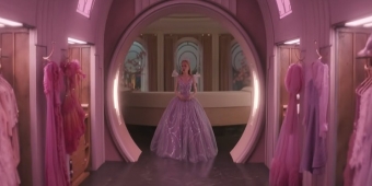 Video: Werfen Sie einen genaueren Blick auf Glindas Hauptquartier in der neuen WICKED: FOR GOOD Promo