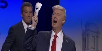 Vídeo: Donald Trump do SNL Faz Performance de O FANTASMA DA ÓPERA na Abertura Fria