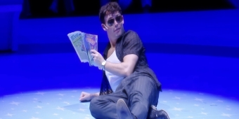 Video: JJ Neimann in CATCH ME IF YOU CAN im Marriott Theatre