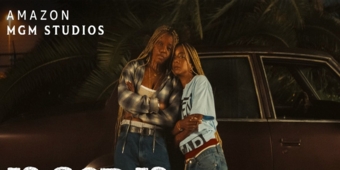 视频：卡拉·杨主演《上帝就是》电影改编首支预告片