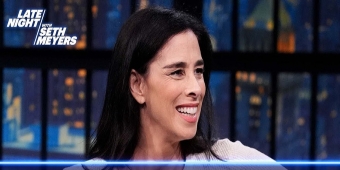 视频：莎拉·西尔弗曼在《塞斯·梅耶斯深夜秀》中回顾早期的戏剧经历