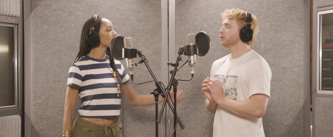 Christiani Pitts and Sam Tutty Sing 'On the App' From TWO STRANGERS (CARRY A CAKE ACROSS NEW YORK)