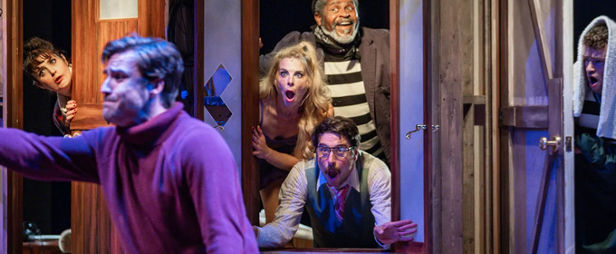 Review: NOISES OFF Knocks Itself Out at Pittsburgh Public Theater