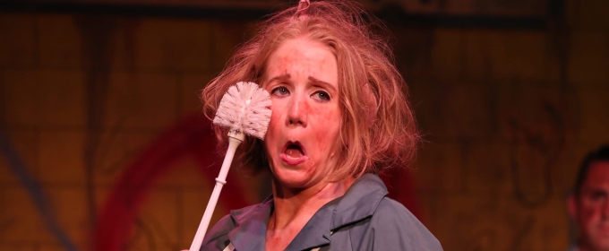 Review: URINETOWN THE MUSICAL at Roxy's Downtown