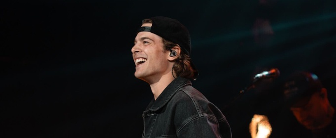 Max McNown Embarking on 'The Summer Vacation Tour' This Summer