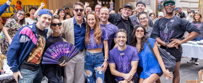 Photos: Broadway Flea Market & Grand Auction Raises Record $1,633,803 Photo