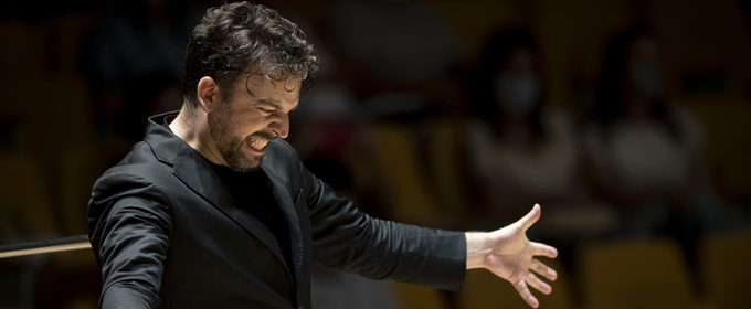 Conductor James Gaffigan to Lead Chicago Symphony, NSO & San Francisco Symphony in Spring 2026