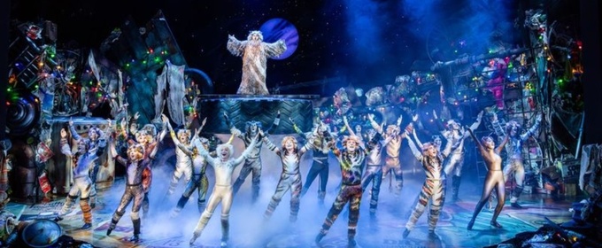 Review: CATS at Crown Theatre