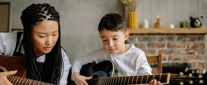 American Music Institute to Offer 25% Off Guitar Lessons