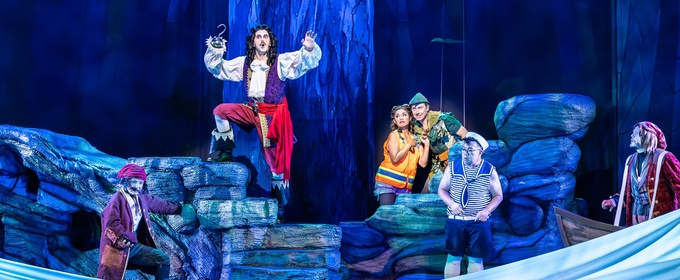 Photos: Cathy Rigby Stars in PETER PAN GOES WRONG at La Mirada Theatre Photo