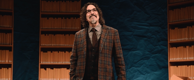 Photos: Gary Gulman in GRANDILOQUENT at the Lucille Lortel Theatre