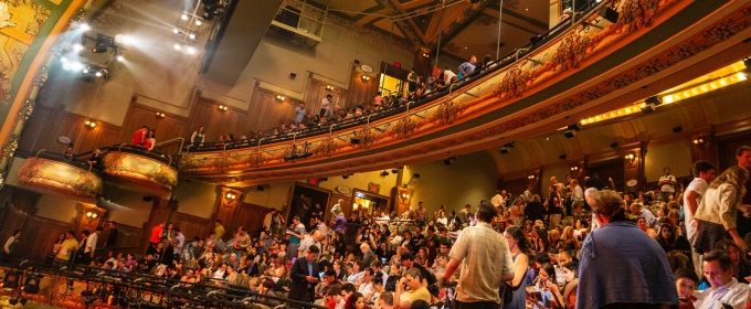 Lo que puedes (y no puedes) llevar a un teatro de Broadway