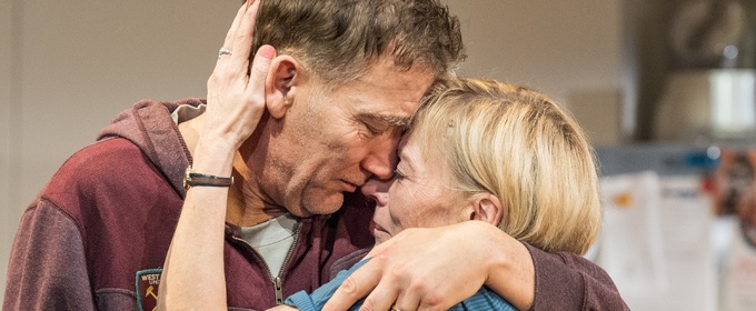 Photos: Clive Owen and Saskia Reeves Star In END At The National Theatre Photo