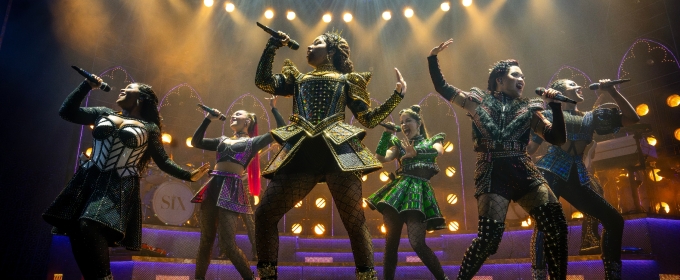 Review: SIX at The Paramount Theatre