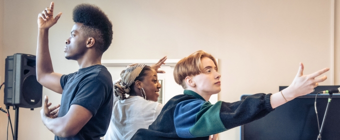 Photos: First Look at BIRDS AND BEES UK Tour in Rehearsal Photos