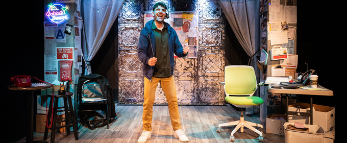 Photos: FULLY COMMITTED Starring Mike Newquist Returns to Chicago at The Den Theatre