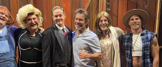 Photos: 2 Stars of THE PARENT TRAP Visit GINGER TWINSIES