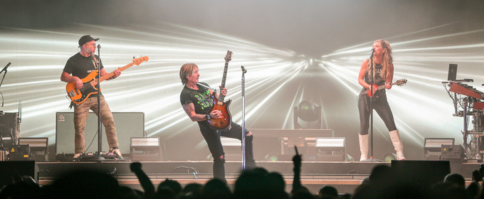 Review: KEITH URBAN HIGH AND ALIVE WORLD TOUR at Grand Casino Arena