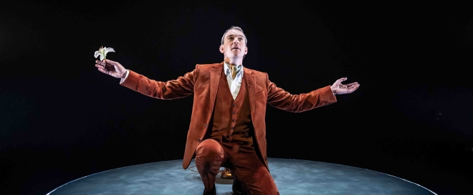 Photos: First Look at Alastair Whatley in THE IMPORTANCE OF BEING OSCAR at Reading Rep Theatre