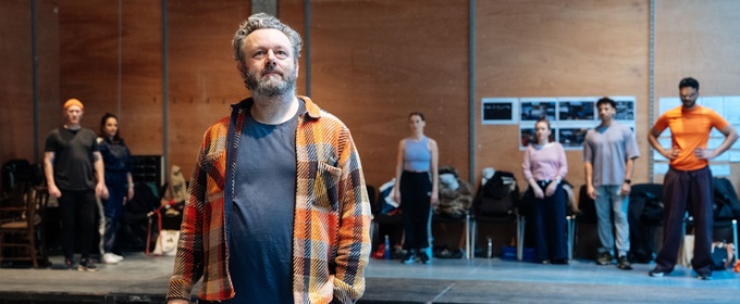 Photos: Michael Sheen and More in Rehearsal For OUR TOWN