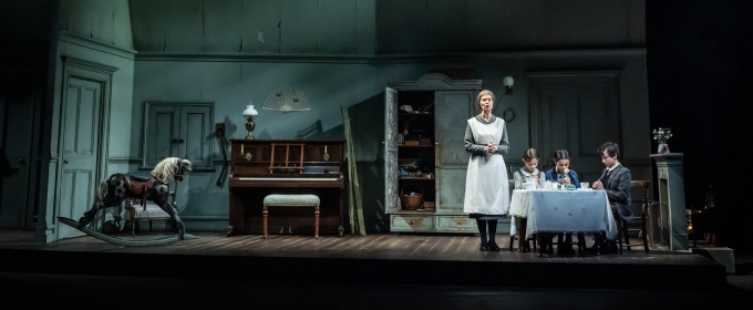 Review: DEAR OCTOPUS, National Theatre