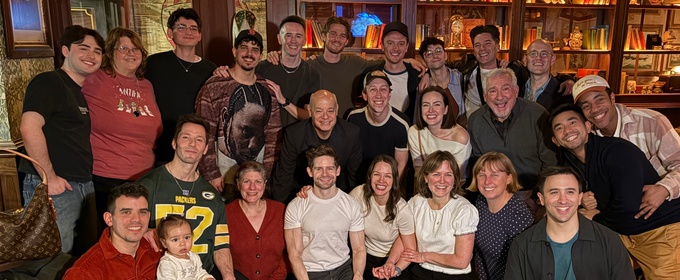 Photo: Original NEWSIES Stars Reunite For 14th Anniversary