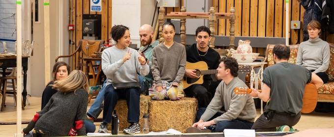 Photos: SUMMERFOLK in Rehearsal at the National Theatre