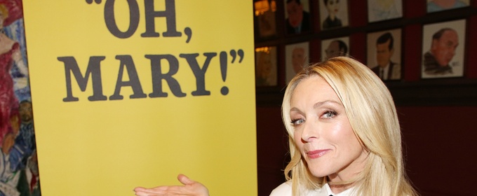 Photos: Jane Krakowski Meets the Press Ahead of Run in OH, MARY! Photo