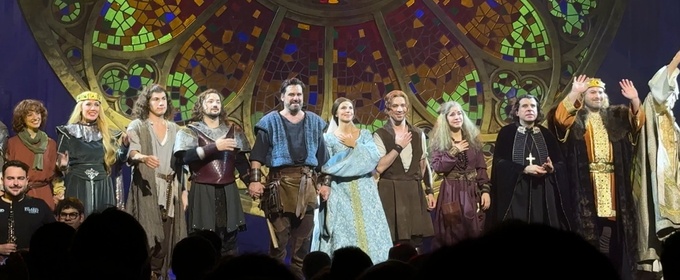 TV: LOS PILARES DE LA TIERRA se despide de la Gran Vía con una emocionante función final