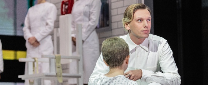Video: STRANGER THINGS Star Jamie Campbell Bower Makes Cameo in Broadway Play