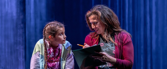 Review: HUNDREDS AND HUNDREDS OF STARS at TimeLine Theatre Company