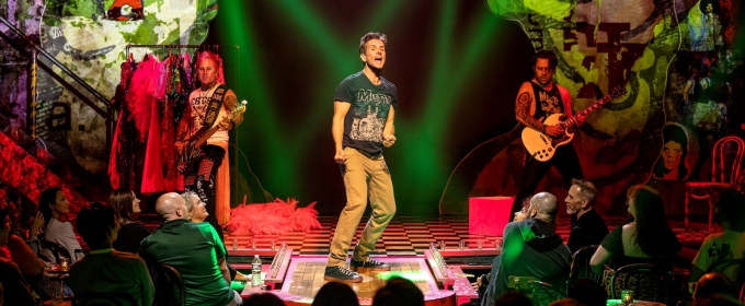 Video: Joey McIntyre Performs 'Straight Man' From DRAG: THE MUSICAL