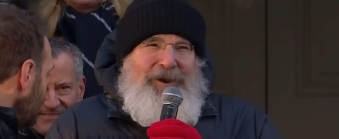 Video: Mandy Patinkin Leads 'Somewhere Over the Rainbow' at Mayor Zohran Mamdani's Inauguration