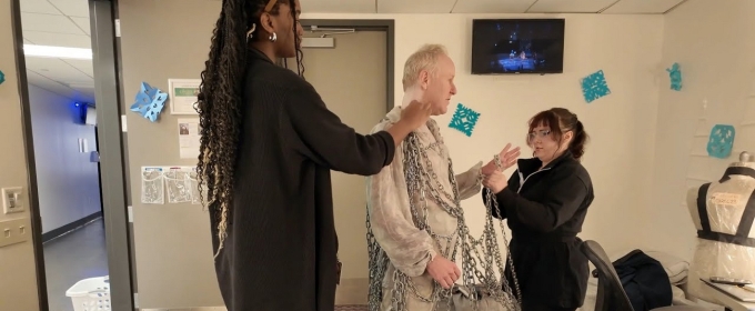 Video: Go Behind The Scenes of A CHRISTMAS CAROL at Alley Theatre