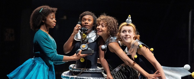 Review: BALLET SHOES, National Theatre