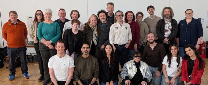 Full Cast Set for THE PSYCHIC World Premiere at York Theatre Royal