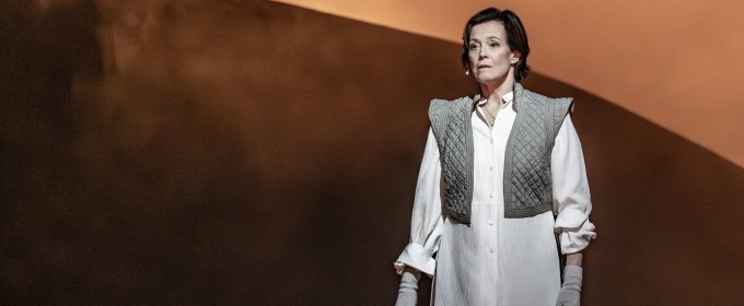 Photo: Sigourney Weaver in THE TEMPEST at Theatre Royal Drury Lane